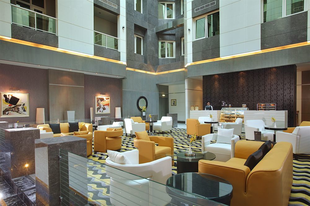 Grande plaza. Time Grand Plaza Hotel 4*. Time Grand Plaza Hotel Dubai. Admiral Plaza Hotel 3* (бар-Дубай). Отель time Grand Plaza розетки.